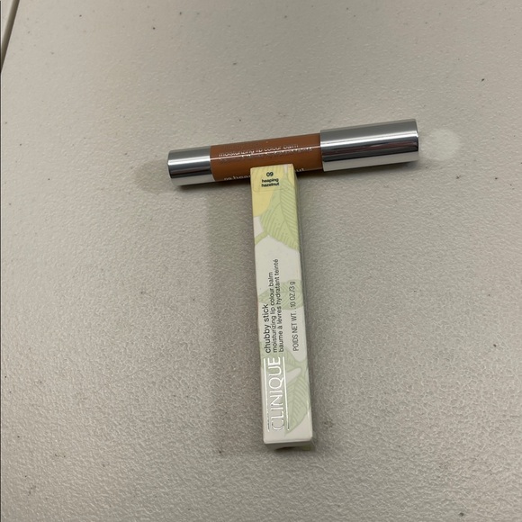 Clinique Chubby Stick Moisturizing Lip Colour Balm - 09, Heaping Hazelnut - Picture 2 of 5